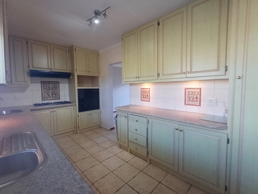 To Let 3 Bedroom Property for Rent in Dana Bay Western Cape